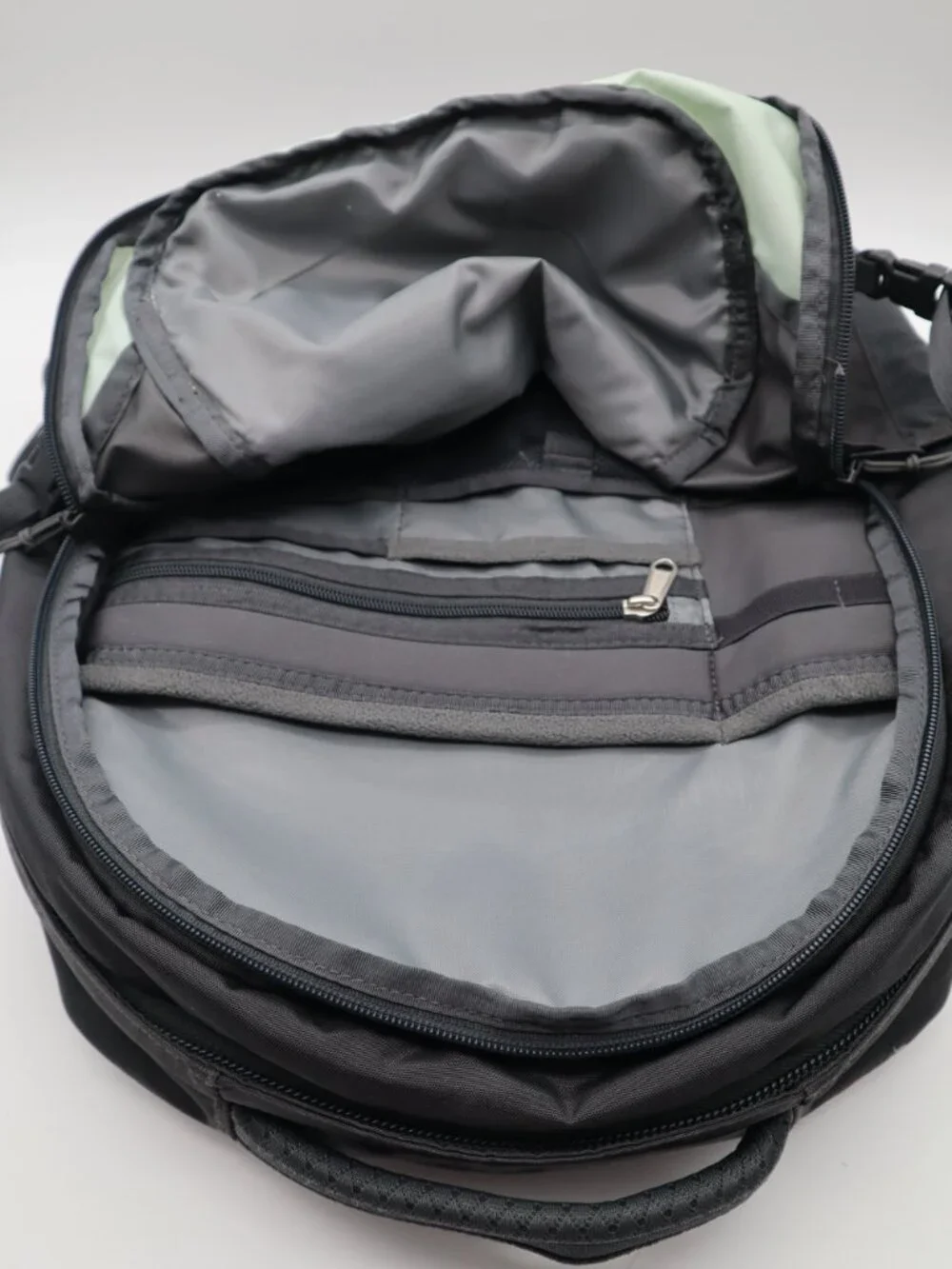 The North Face Borealis Backpack Day Pack Bag Flexvent Laptop Travel Green Gray